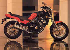 FZX 750 Fazer: un nuovo concetto al posto della Vmax 750